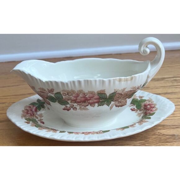 Vintage Wedgewood Wildbriar Gravy Sauce Boat With Attached Plate Barlaston - Picture 3 of 12